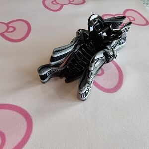 DIY Black and Gray Bow Hair Clip